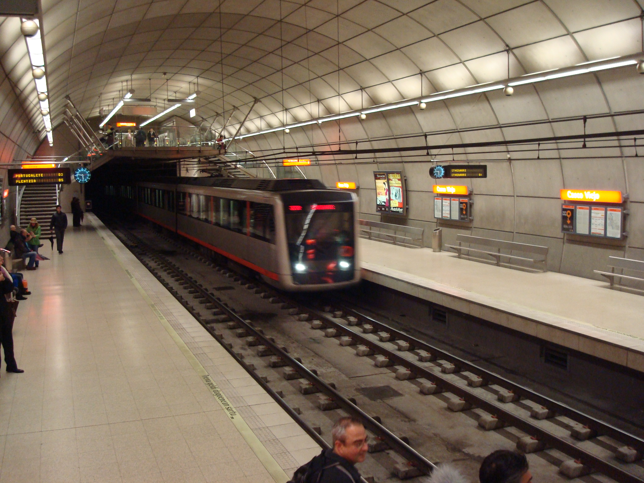 Bilbao, Metro, estaci�n Casco Viejo