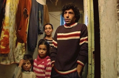 Familia con escasos recursos reclama una vivienda digna