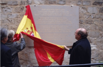 Placa conmemorativa del cónsul español Rolland de Miota en París