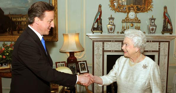 Cameron, nuevo primer ministro británico en coalición con Clegg