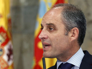 Ver vídeo  'Camps dimite como presidente de la Generalitat. Comparecencia íntegra'