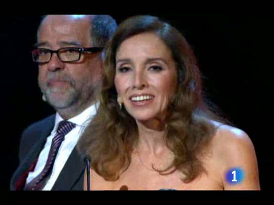 Mario Camus recibe el Goya de Honor y rinde homenaje al oficio del cine