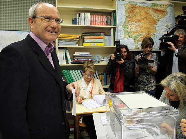 La jornada electoral en Cataluña ha empezado sin incidencias destacables.Todos los candidatos ya se han acercado a las urnas y han llamado a la participación.