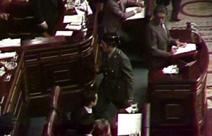 Ver vídeo  'La entrada de Tejero en el Congreso el 23-F'