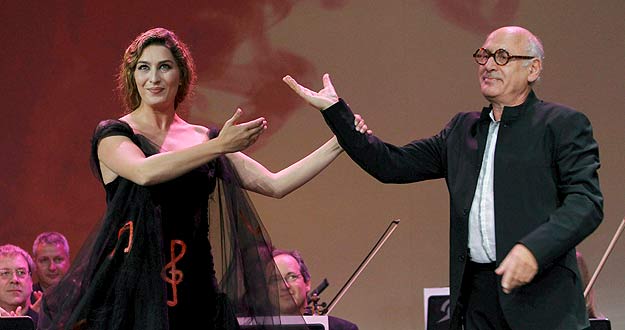 La cantaora Estrella Morente y el pianista Michael Nyman durante su actuación en la gala de los XV Premios de la Música.