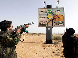 Ver vídeo 'Gadafi intensifica sus ofensivas sobre las principales ciudades liberadas'