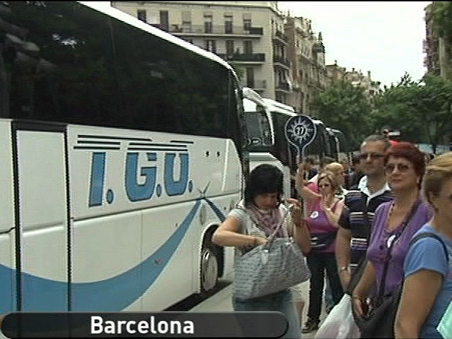 España Directo - Hartos de los autobuses turísticos
