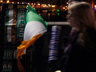 Ver vídeo  'Irlanda ya negocia las condiciones de la ayuda financiera'