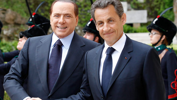El primer ministro italiano, Silvio Berlusconi, con el presidente francés, Nicolás Sarkozy, en Roma.