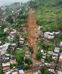 Las lluvias provocan corrimientos de tierra en Río de Janeiro