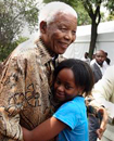 Mandela no acudirá a la inauguración del Mundial por la muerte de su biznieta
