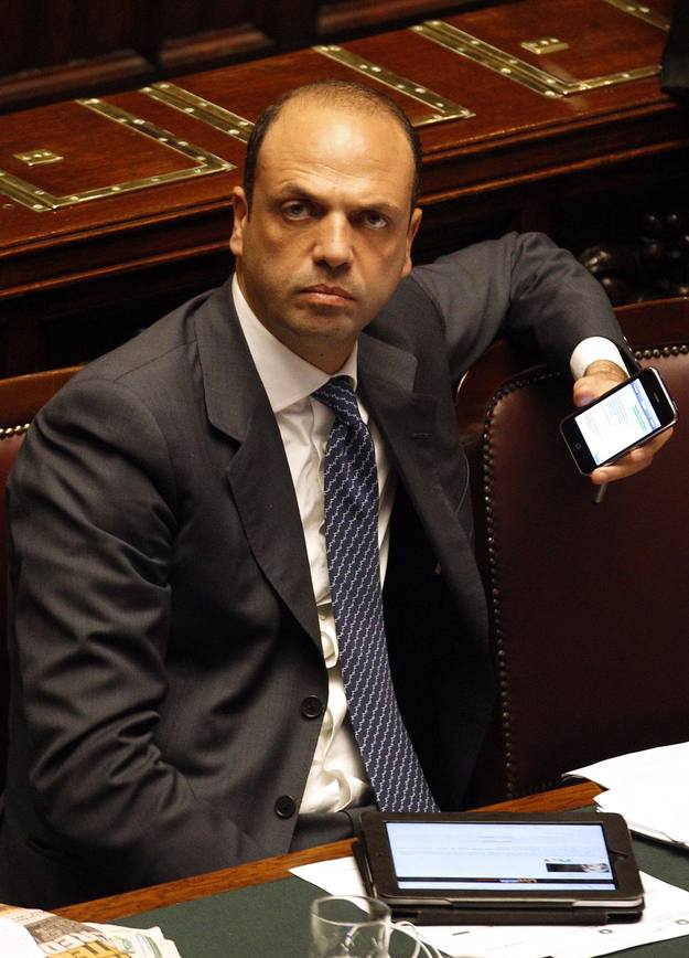 El ministro de Justicia italiano, Angelino Alfano, se ha convertido en el 'delfín' de Il Cavaliere.