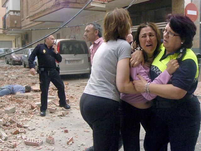 Ver vídeo  'Mueren ocho personas en Lorca, sumida en la desolación tras un doble terremoto'