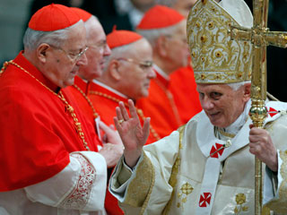 Ver vídeo  'El Papa Benedicto XVI pide a los cristianos que no cedan al desaliento'