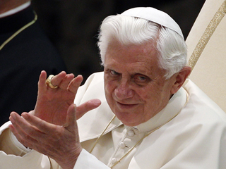 Ver vídeo  'El Papa invita a los fieles a que le acompañen en su visita a España'