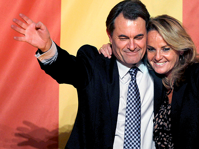 Artur Mas celebra la rotunda victoria de CiU en las elecciones
