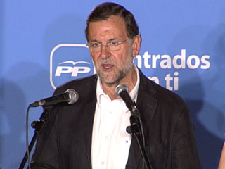 Ver vídeo  'Un Rajoy agradecido en el balcón de Génova'