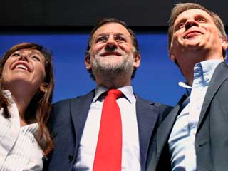 Ver vídeo 'Rajoy pide al Gobierno menos fotos'