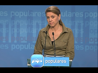 Ver vídeo  'Reacciones a las dimisiones en el Constitucional'