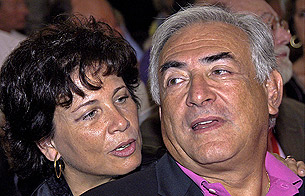 Ver vídeo  'Strauss Kahn, eximido de cargos'