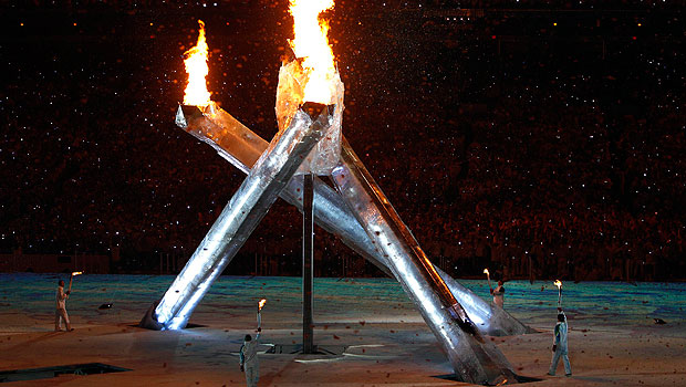 http://www.rtve.es/imagenes/the-olympic-flame-burns-during-the-opening-ceremony-of-the-vancouver-2010-winter-olympics/1266040303708.jpg