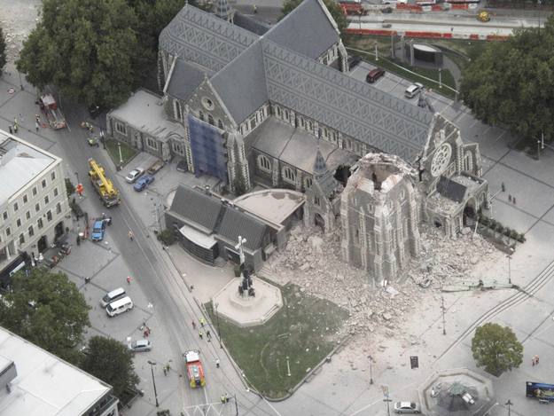 Vista aérea de la catedral de Christchurch tras el terremoto (Nueva Zelanda)