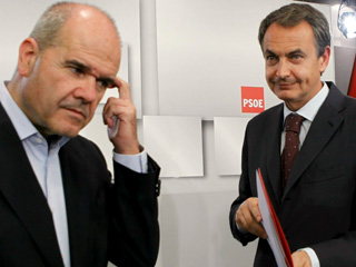 Ver vídeo  'Zapatero reconoce el "retroceso amplio" del PSOE y descarta el adelanto electoral'
