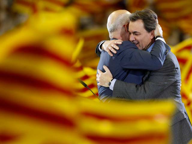 Los candidatos a las elecciones catalanas cierran la campaña