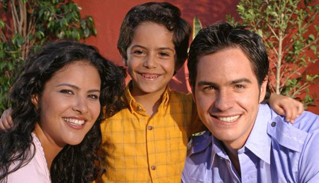 Alejandro Felipe Flores, en familia, regresa con su personaje más entrañable, 'Frijolito', en 'Amar de nuevo' .